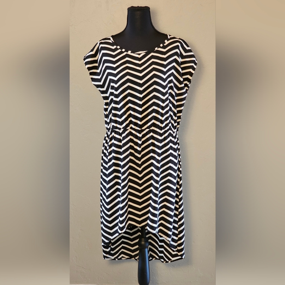 [Indulge GogoApperal] High Low Midi Dress 《M》 Chevron/Black &…